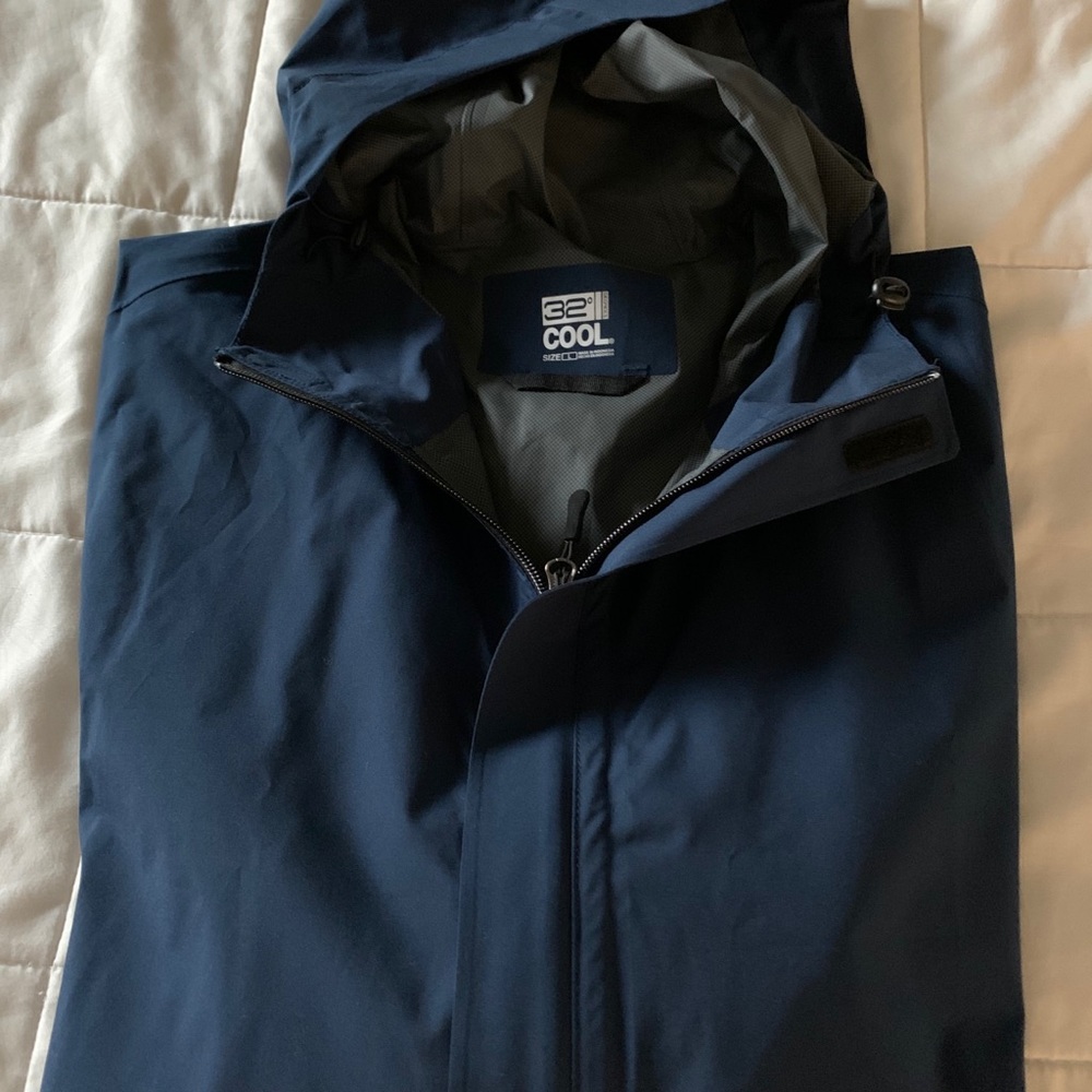 Outdoor Jacket: 32 Degrees Men’s Hooded Jacket